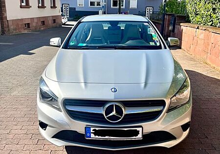 Mercedes-Benz CLA 180 - sehr gepflegter Zustand