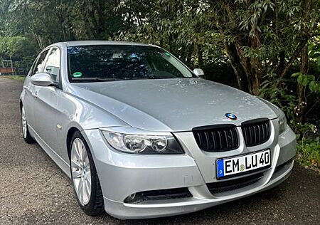 BMW 320i -