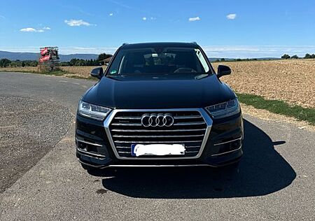 Audi Q7 3.0 TDI quattro 7 SITZER - VOLLAUSSTATTUNG