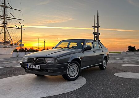 Alfa Romeo Andere gebraucht kaufen Alfa Romeo 75 2.0 TS