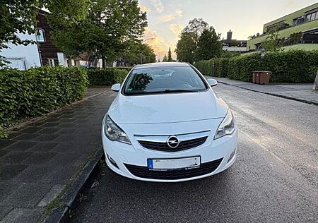 Opel Astra 1.4 Benzin | 100 PS | Erstzulassung 0