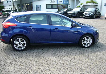 Ford Focus Lim. Titanium AHK abnehmbar