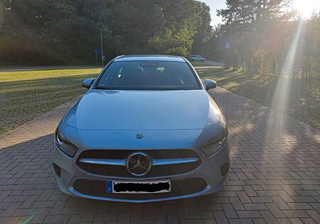 Mercedes-Benz A 220 DCT -