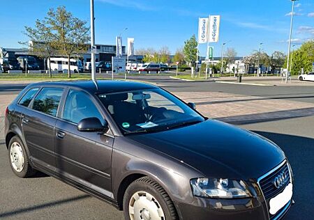 Audi A3 1.6 Attraction Sportback Attraction