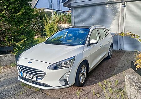 Ford Focus 1,0 EcoBoost 92kW Cool & Connect Turni...
