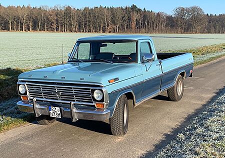 Ford F 100 Oldtimer Pickup Truck
