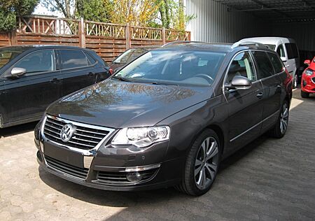 VW Passat Variant Volkswagen Passat 3.2 V6 FSI Highline 4Motion -2-Hand-