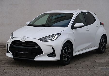Toyota Yaris Hybrid Team Deutschland + Comfort