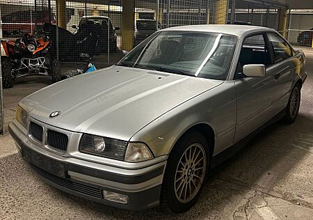 BMW 320i Coupe