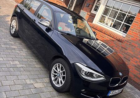 BMW 116i - Tüv & Service neu / Xenon / Leder / Alu