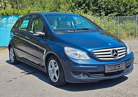 Mercedes-Benz B 180 CDI AUTOMATIK+LEDER+NAVI+PDC+LM