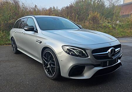 Mercedes-Benz E 63 AMG Mercedes-AMG E 63 4MATIC+ T Autom. ...