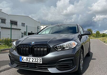 BMW 118i Advantage mit Allwetter Reifen & Felgensatz