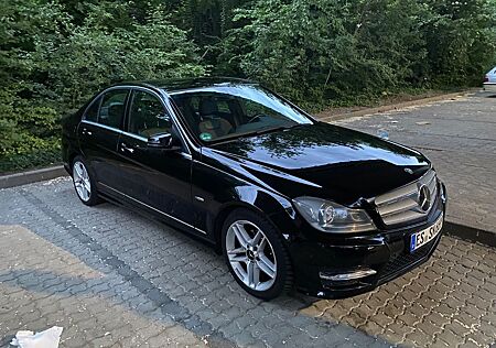 Mercedes-Benz C 200 AMG Paket BlueEFFICIENCY AVANTGARDE
