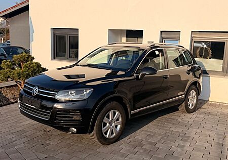 VW Touareg Volkswagen 3.0 TDI V6 AHK.
