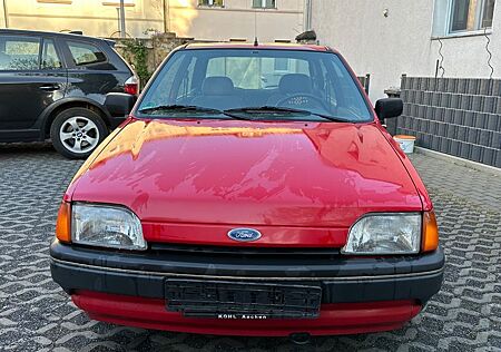 Ford Fiesta 1.1 old timer H Kennzeichen Garagen Wage