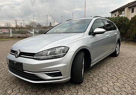 VW Golf Volkswagen 1.6 TDI DSG Comfortline Variant