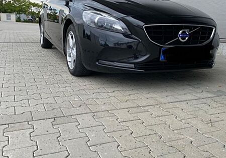 Volvo V40 D2