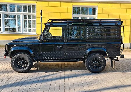 Land Rover Defender 110 TD4 Station Wagon LXV