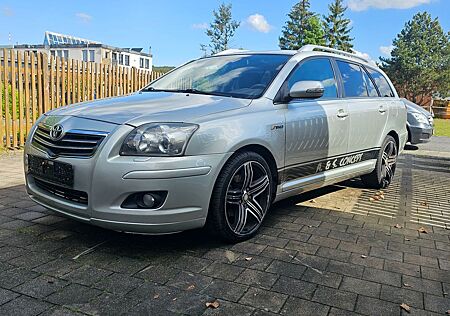 Toyota Avensis Combi Executive 2,2-l-D-CAT Xenon SHZ