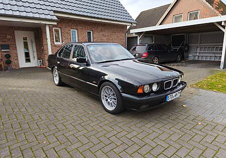 BMW 530i 8 Zylinder