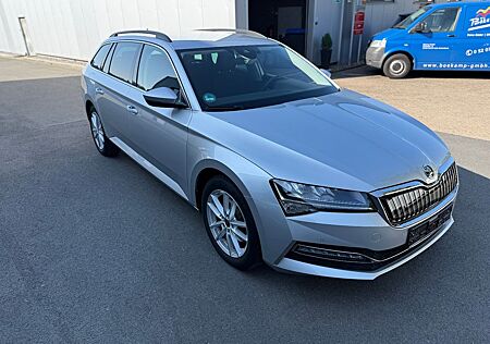 Skoda Superb Combi Ambition iV Wenig KM