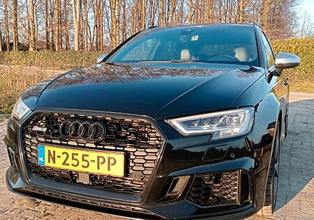 Audi RS3 2.5 Black&Black 2018 Pano Keyless Acc B&O Fu