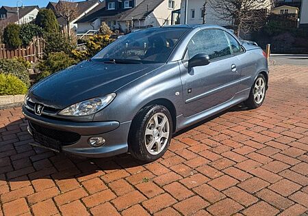 Peugeot 206 CC mit JBL Sound System & neuer HU/AU