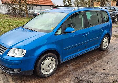VW Touran Volkswagen Highline