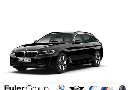 BMW 520 d xDrive Touring DAB StandHZG AHK Navi Leder