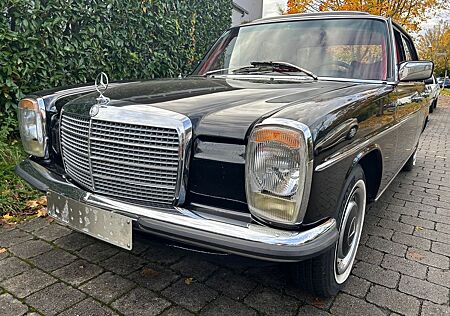 Mercedes-Benz 230 gebraucht kaufen Mercedes-Benz 230 .4 W115 /8, Schiebedach, Topzustand, WGA 2+