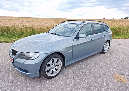 BMW 330d xDrive*4x4*1.Hand*Automatik*Xenon*