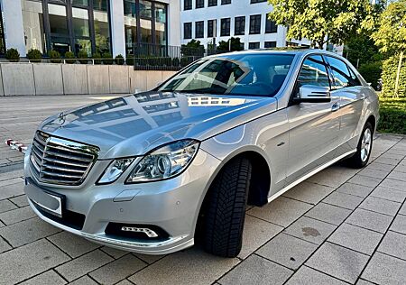 Mercedes-Benz E 350 CGI BlueEFFICIENCY ELEGANCE- V6 -TÜV NEU!