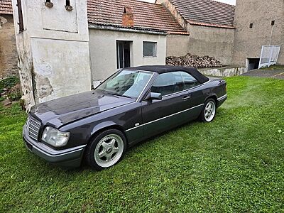 Mercedes-Benz E 320