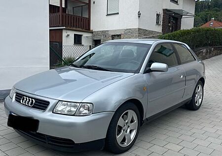 Audi A3 1.8T 110kW Ambiente Ambiente
