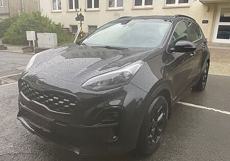 Kia Sportage Black Edition 2WD/KLimaaut/Navi/LED/AHK