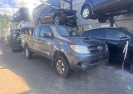 Toyota Hilux Extra Cab 4x4