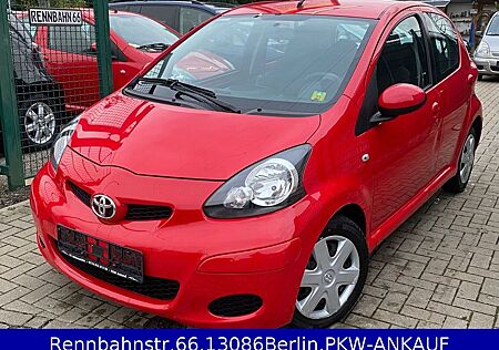 Toyota Aygo (X) Aygo (X) 1,0 !! !! Klima !! 108 TKM-4.Türig !!