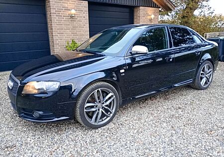 Audi S4 Lim. 4.2 quattro