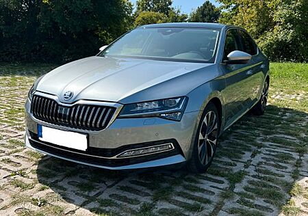 Skoda Superb 2.0 TSI DSG 4x4 STYLE STANDH. SCHIEBED.