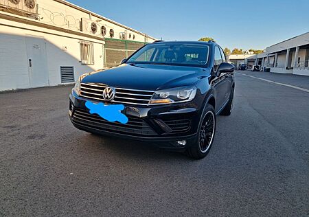 VW Touareg Volkswagen V6 TDI SCR 2te Hand gepflegt FESTPREIS!