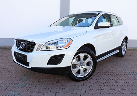 Volvo XC 60 XC60D3 SUMMUM 6G-AUT.PANORAMA*BI-XENON*NAVI*1.HD