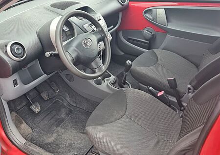 Toyota Aygo (X) Aygo (X) 1,0-l-VVT-i -