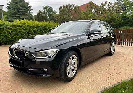 BMW 320d xDrive Touring Sport Line - HUD - Leder