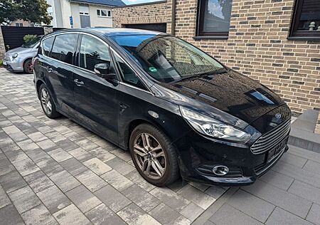 Ford S-Max 2,0 TDCi 132kW Titanium Titanium