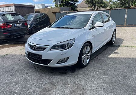 Opel Astra 1.7 CDTI Cosmo 92kW