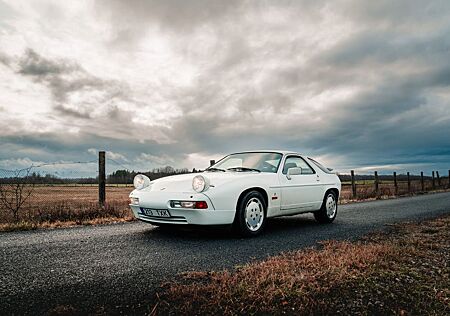 Porsche 928 S4