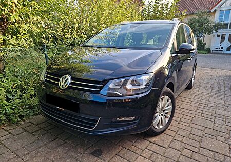 VW Sharan Volkswagen 2.0 TDI Comfortl. AHK, Standhzg, Pano, 7S