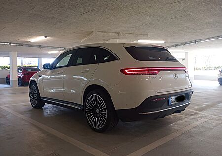 Mercedes-Benz EQC 400 4MATIC AMG Line Burmester AHK Garantie