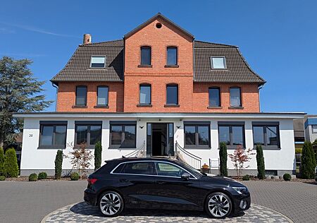 Audi A3 35 TFSI S Line edition one Matrix Pano B&O VC